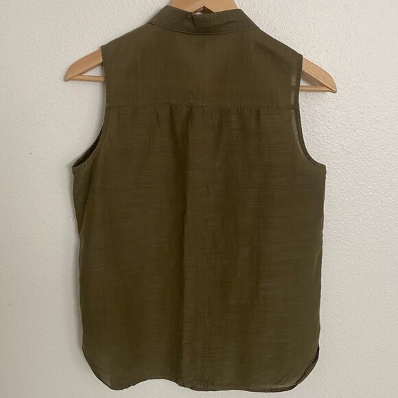 Banana Republic | Sleeveless Double Pocket Olive Button Up Shirt, Size XS - Picture 3 of 7
